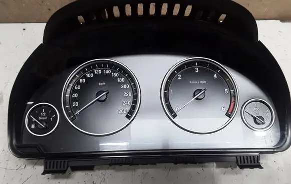 BMW 5 F10 F11 Speedometer (instrument cluster) 9348714