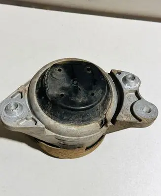 Mercedes-Benz GLC X253 C253 Engine mount bracket A2052407800