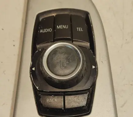 Head unit multimedia control