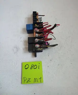 Audi A6 S6 C5 4B Relay mounting block 8234783