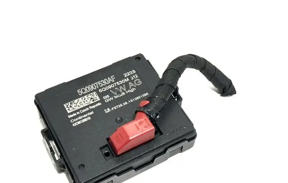 Volkswagen PASSAT B8 Gateway control module 5Q0907530AF 43899