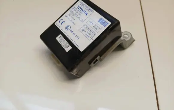 Toyota Corolla Verso AR10 Door control unit/module 897410F010 61B168000