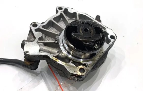 Opel Astra H Vacuum pump 