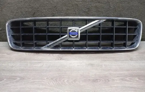 Volvo XC90 Front bumper upper radiator grill 8620641