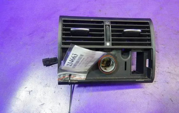 Audi A8 S8 D2 4D Dashboard air vent grill cover trim 4D0819203B