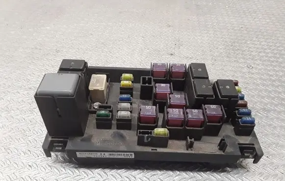 Subaru Legacy Fuse module 82241AG00E