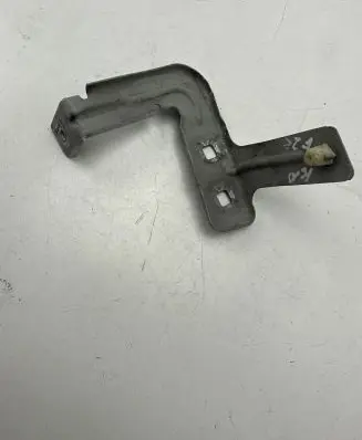 BMW 2 F22 F23 Fender mounting bracket