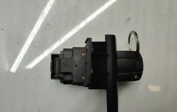 BMW 1 E81 E87 Ignition lock 6954718