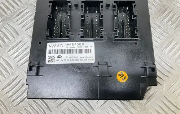 Audi Q3 8U Comfort/convenience module 8X0907063R
