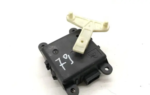 Nissan Almera Intake manifold valve actuator/motor 3G24030820