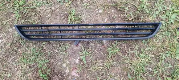 Ford Fiesta Front bumper lower grill C1BB-17K945-AApm C1BB-17K945-AA