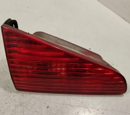 Peugeot 607 Tailgate rear/tail lights