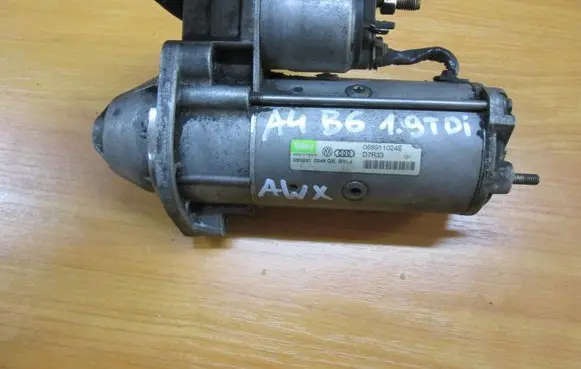 Volkswagen PASSAT B5 Starter motor 068911024E