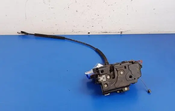 Seat Altea XL Rear door lock 7L0839016