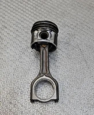 Peugeot 308 Piston with connecting rod 