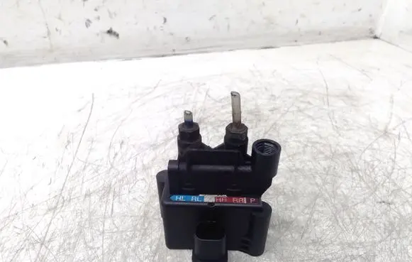 Mercedes-Benz R W251 Air suspension valve block A2513200158