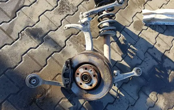 Audi A4 S4 B6 8E 8H Stub axle 180KM