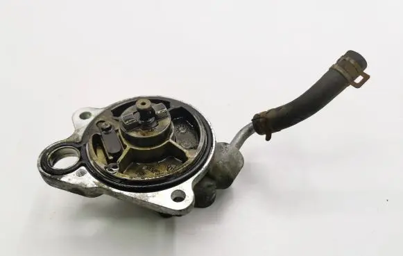 Toyota Yaris Vacuum pump