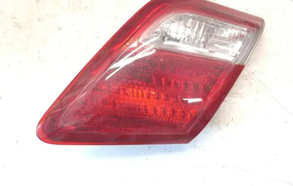 Toyota Camry Tailgate rear/tail lights 0696