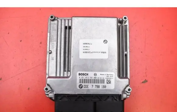 BMW X3 E83 Engine control unit/module ECU 7798180