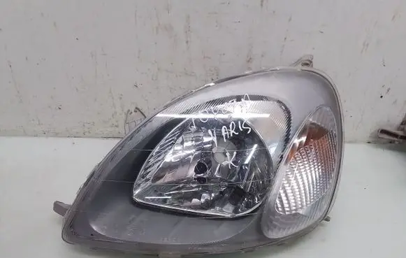 Toyota Yaris Headlight/headlamp