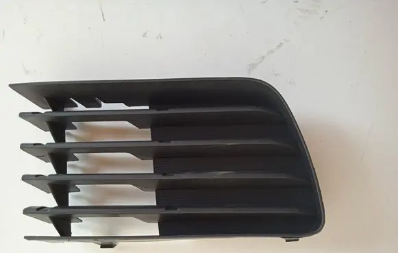 Toyota Prius (XW20) Front bumper lower grill 5311347030