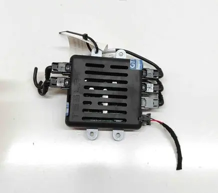 Tesla Model X Other devices 104282900F