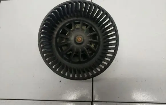Nissan Micra Heater fan/blower F667217D