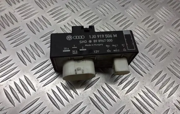 Seat Ibiza III (6L) Coolant fan relay 1J0919506M