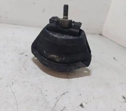 BMW 5 E60 E61 Engine mount bracket