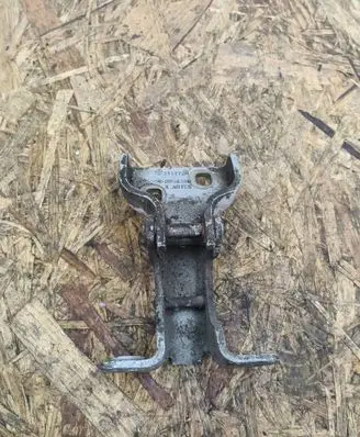 Opel Vivaro Front door upper hinge 311772H GM66380
