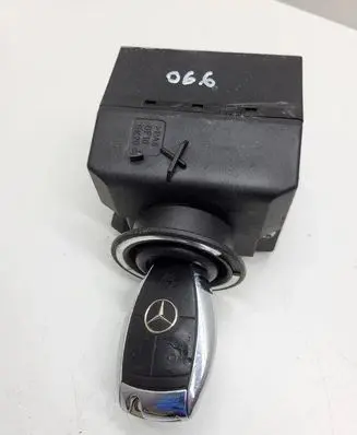 Mercedes-Benz E W211 Ignition lock 33002213 A2115452308