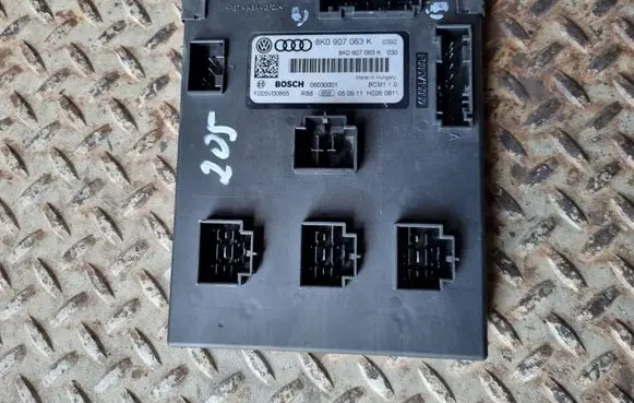 Audi A4 S4 B8 8K Comfort/convenience module 8K0907063K