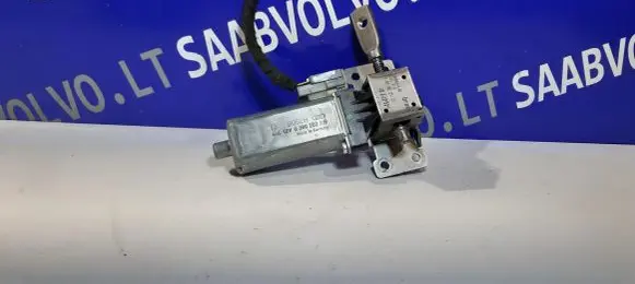 Volvo XC90 Seat adjustment motor 906382102 0390203219