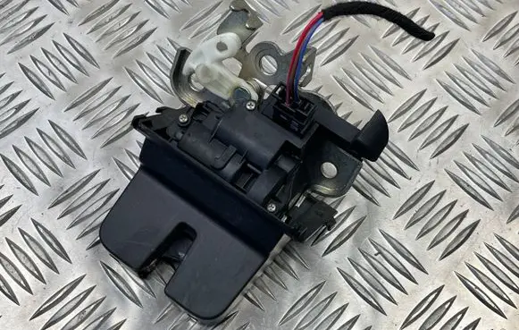 Skoda Superb B6 (3T) Tailgate/trunk/boot lock/catch/latch 3T9827520
