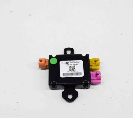 Land Rover Range Rover Evoque L538 USB control unit FW9319010BC