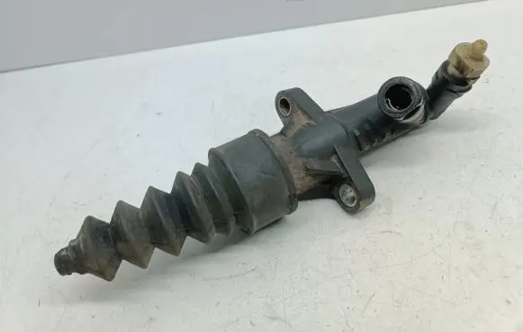 Clutch slave cylinder