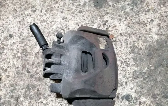 Peugeot 5008 Front brake caliper