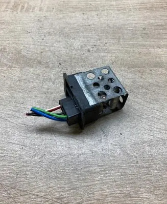 Opel Zafira A Heater blower motor/fan resistor 90559834
