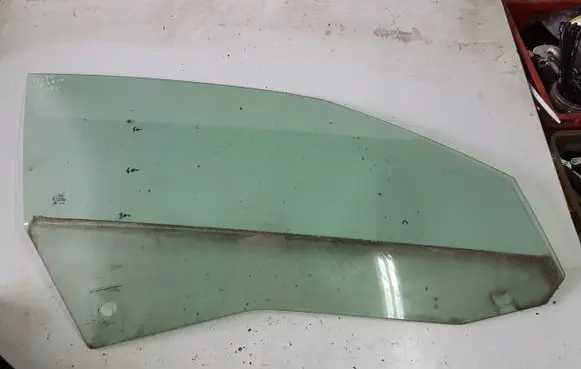 Audi A3 S3 8P Sliding door window/glass 