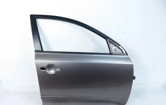 KIA Ceed Front door