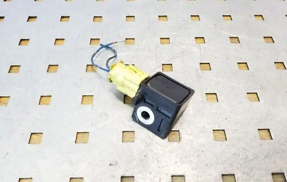 Honda FR-V Airbag deployment crash/impact sensor