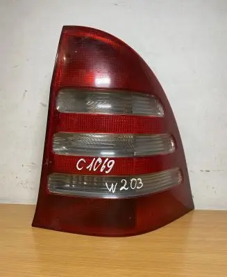Mercedes-Benz C W203 Rear/tail lights 2038200264 C1069