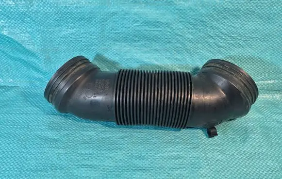 Skoda Octavia Mk2 (1Z) Air intake hose/pipe 1K0129684L 446149