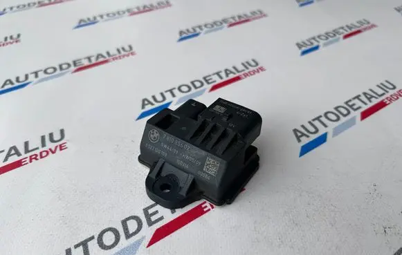 BMW 5 F10 F11 Glow plug pre-heat relay 7810856 7822098 12217810856