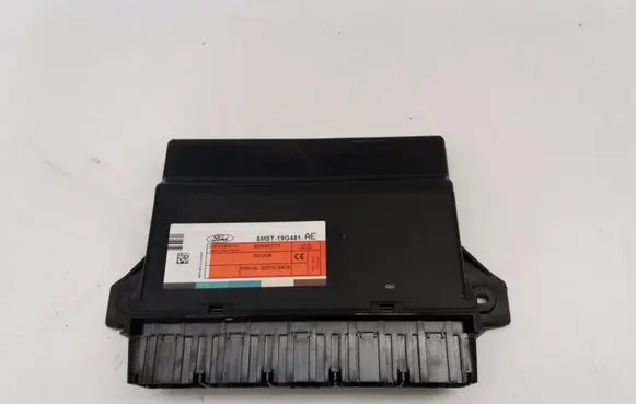 Ford Focus Comfort/convenience module 8M5T19G481AE 5WK48777I