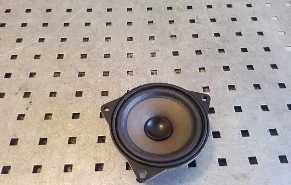 Mini Cooper Countryman R60 Rear door speaker 65139804157 39804157
