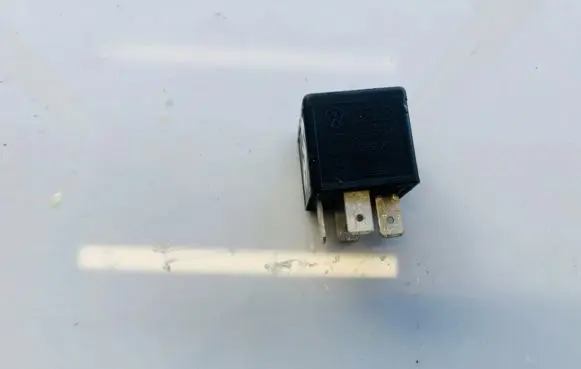 Volkswagen Fox Other relay 377937503a v23134b52x363