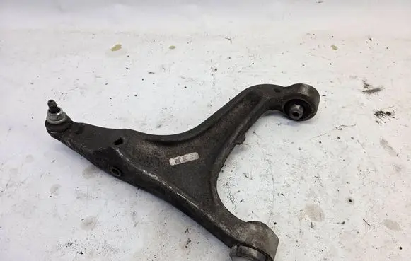Maserati Ghibli Front lower control arm/wishbone 06700071790