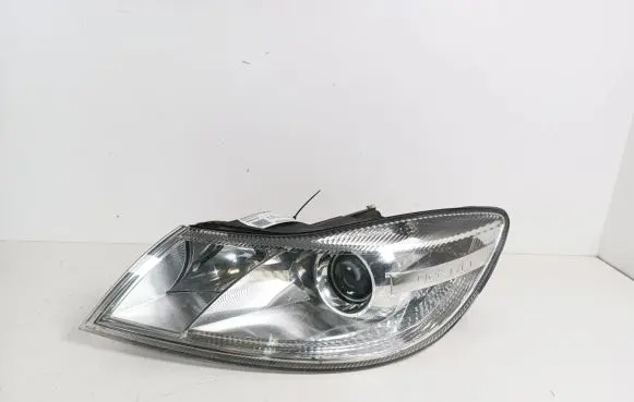 Skoda Octavia Mk2 (1Z) Headlight/headlamp 1Z1941015F